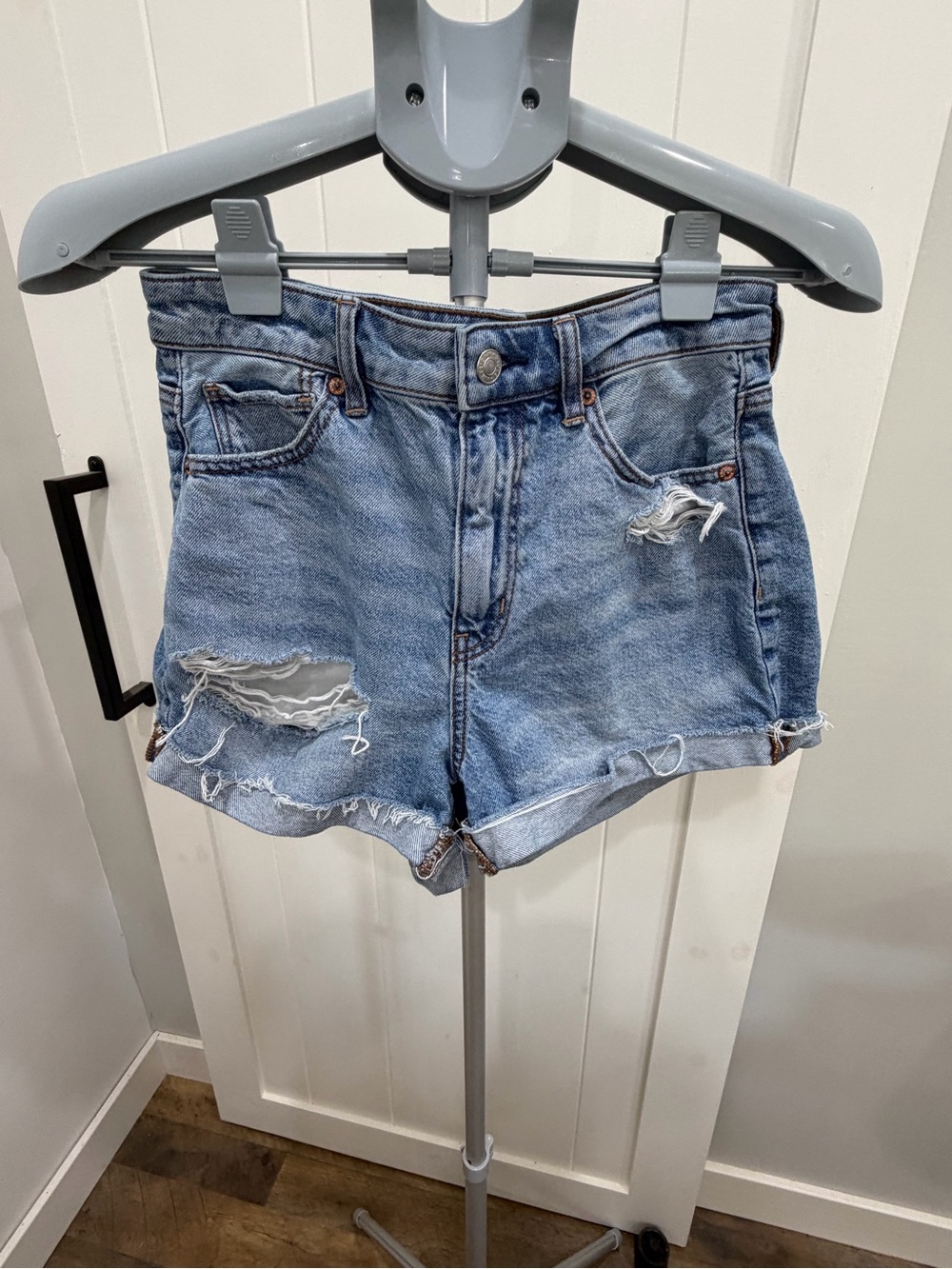 American Eagle Outfitters Strigid Distressed Jean Shorts
